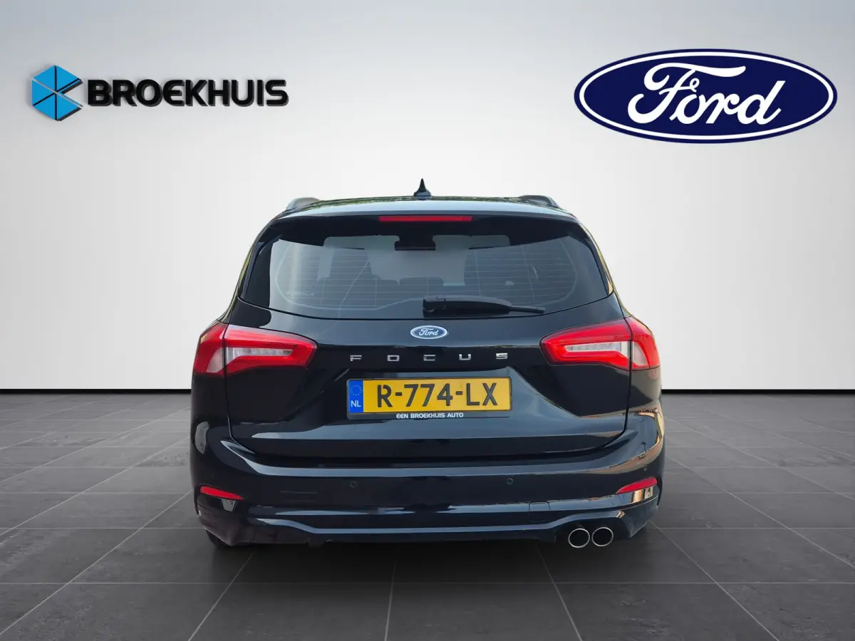 1.5 EcoBoost 150pk ST Line Automaat | Technology Pack | Stoelverwaming | 18" LMV | Privacy Glass |