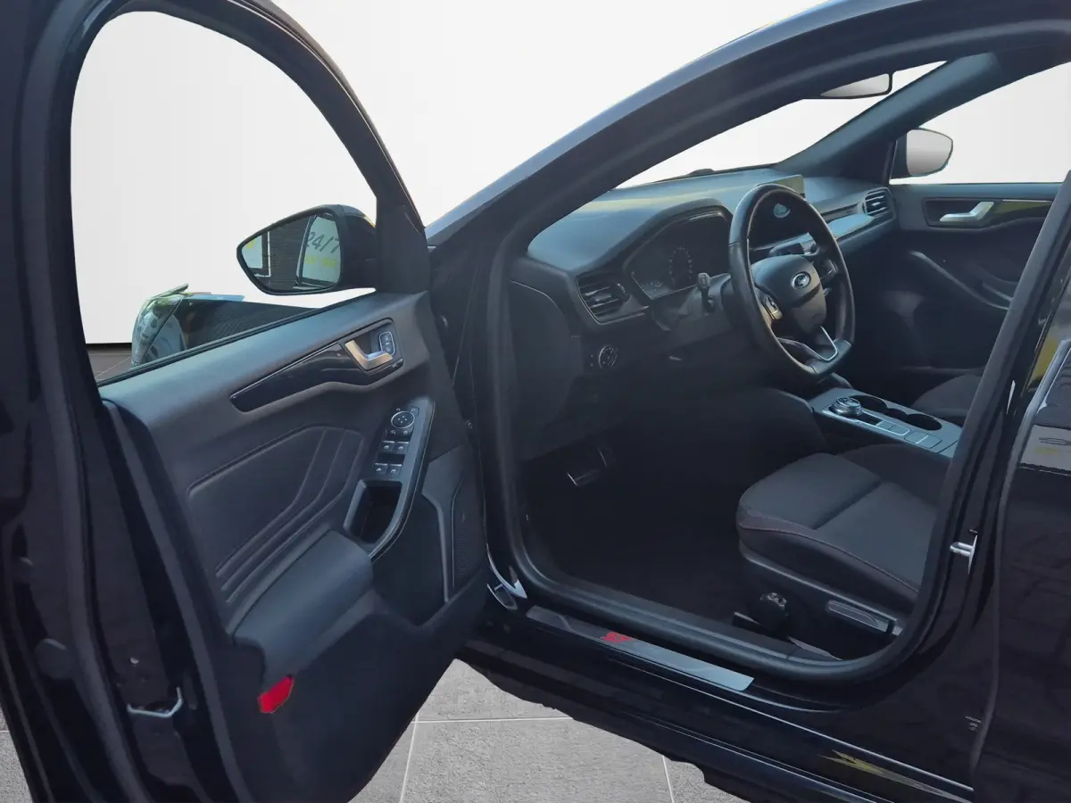 1.5 EcoBoost 150pk ST Line Automaat | Technology Pack | Stoelverwaming | 18" LMV | Privacy Glass |