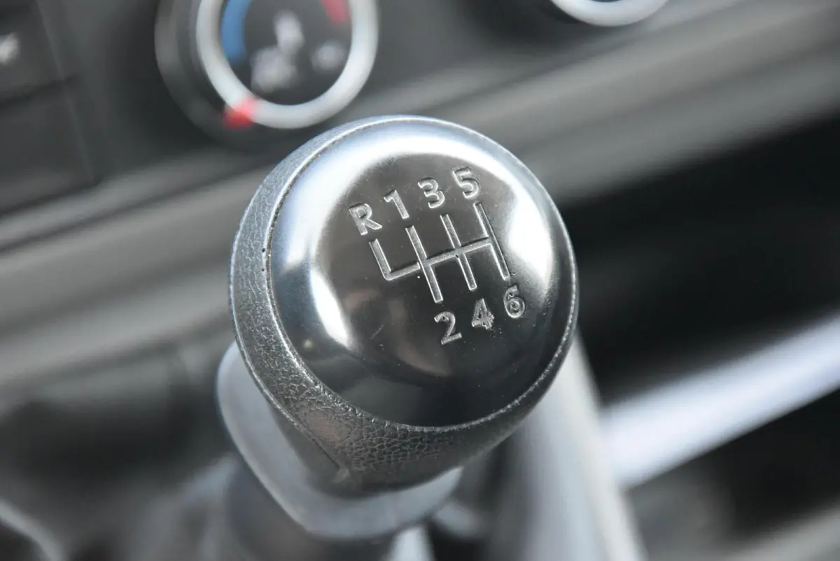 Bestel 35 2.0 TDI L4H3 Highline
