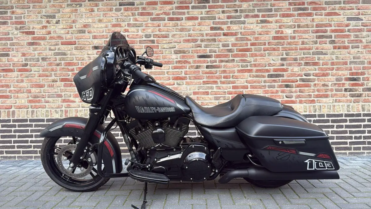 Harley Davidson 103 Flhxs Street Glide Special leasen