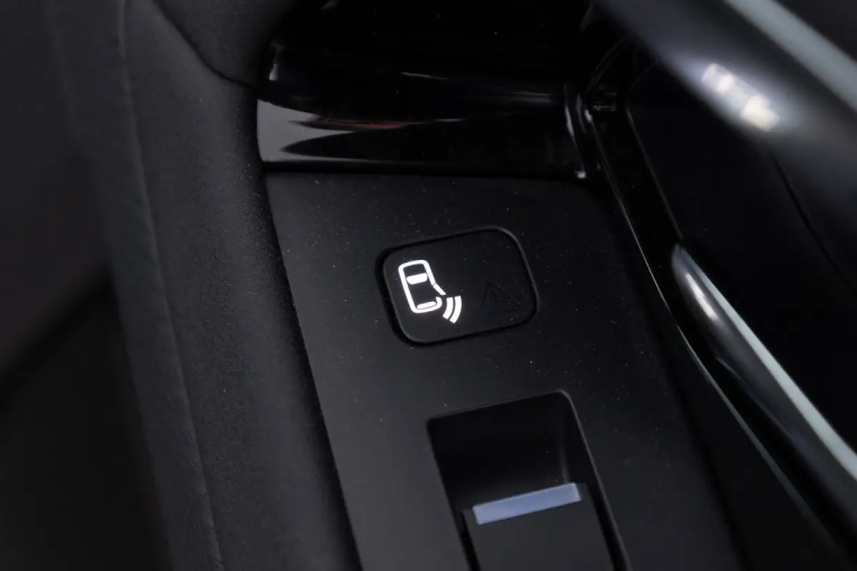 1.5 P300e AWD R-Dynamic S | PANORAMADAK | LEDER | EL. STOEL | !