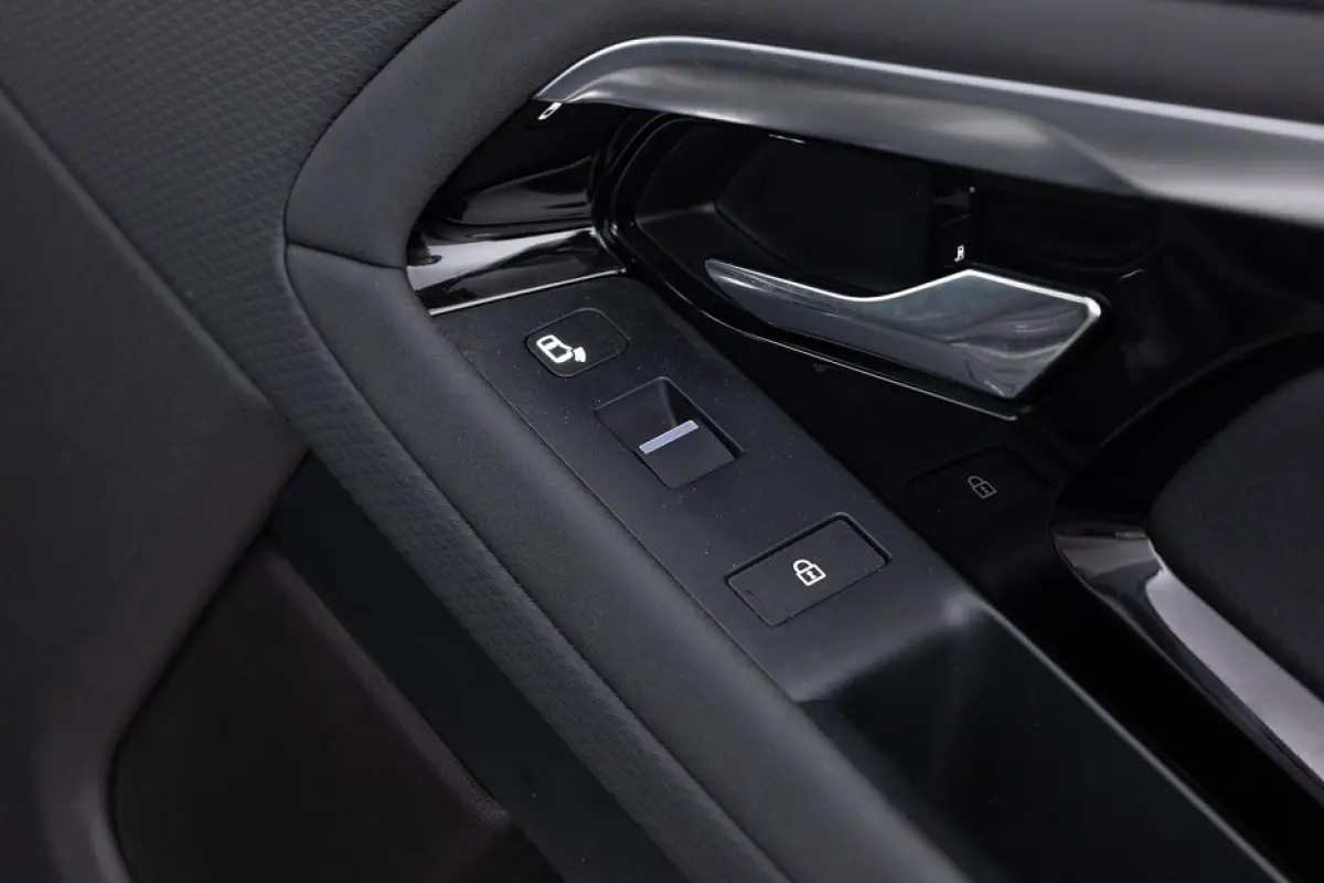 1.5 P300e AWD R-Dynamic S | PANORAMADAK | LEDER | EL. STOEL | !