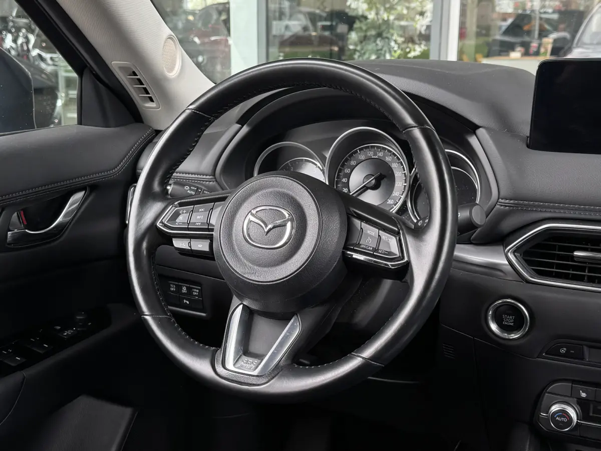 2.0 SkyActiv-G 165 Comfort Automaat Rijklaar. / Trekhaak /Camera / Navi / Clima / Cruise / ST-verwarming