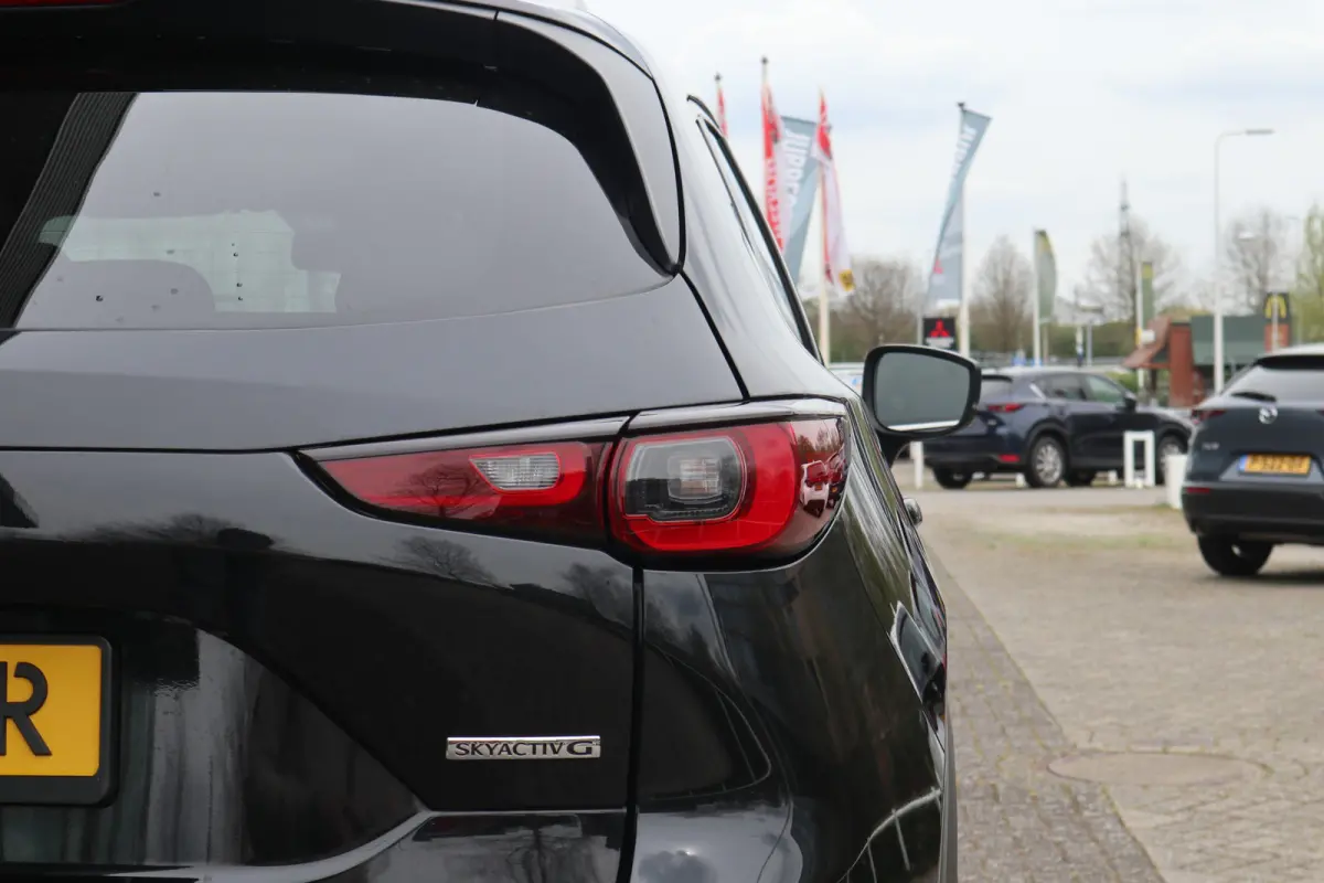 2.0 SkyActiv-G 165 Comfort Automaat Rijklaar. / Trekhaak /Camera / Navi / Clima / Cruise / ST-verwarming