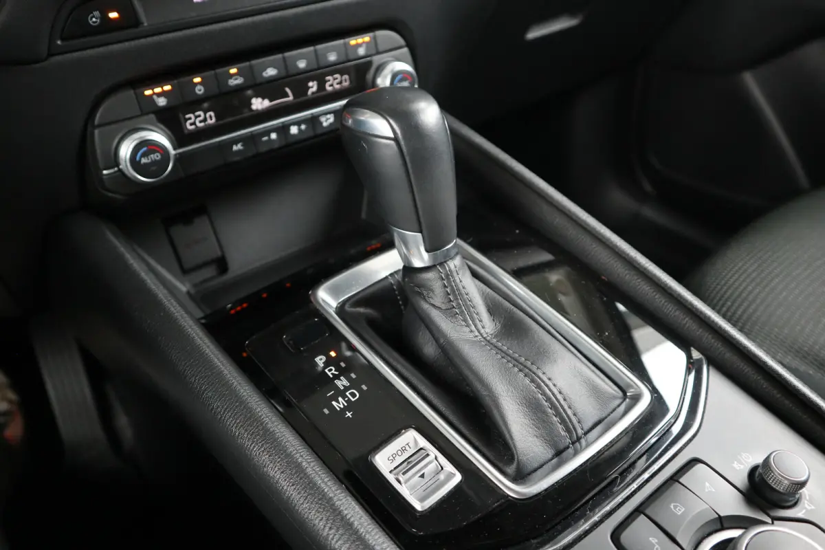 2.0 SkyActiv-G 165 Comfort Automaat Rijklaar. / Trekhaak /Camera / Navi / Clima / Cruise / ST-verwarming
