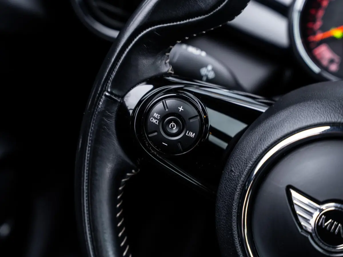 Mini 1.5 Chili|PANO|NAV|CRUISE|SFEERVERL.|NARDO