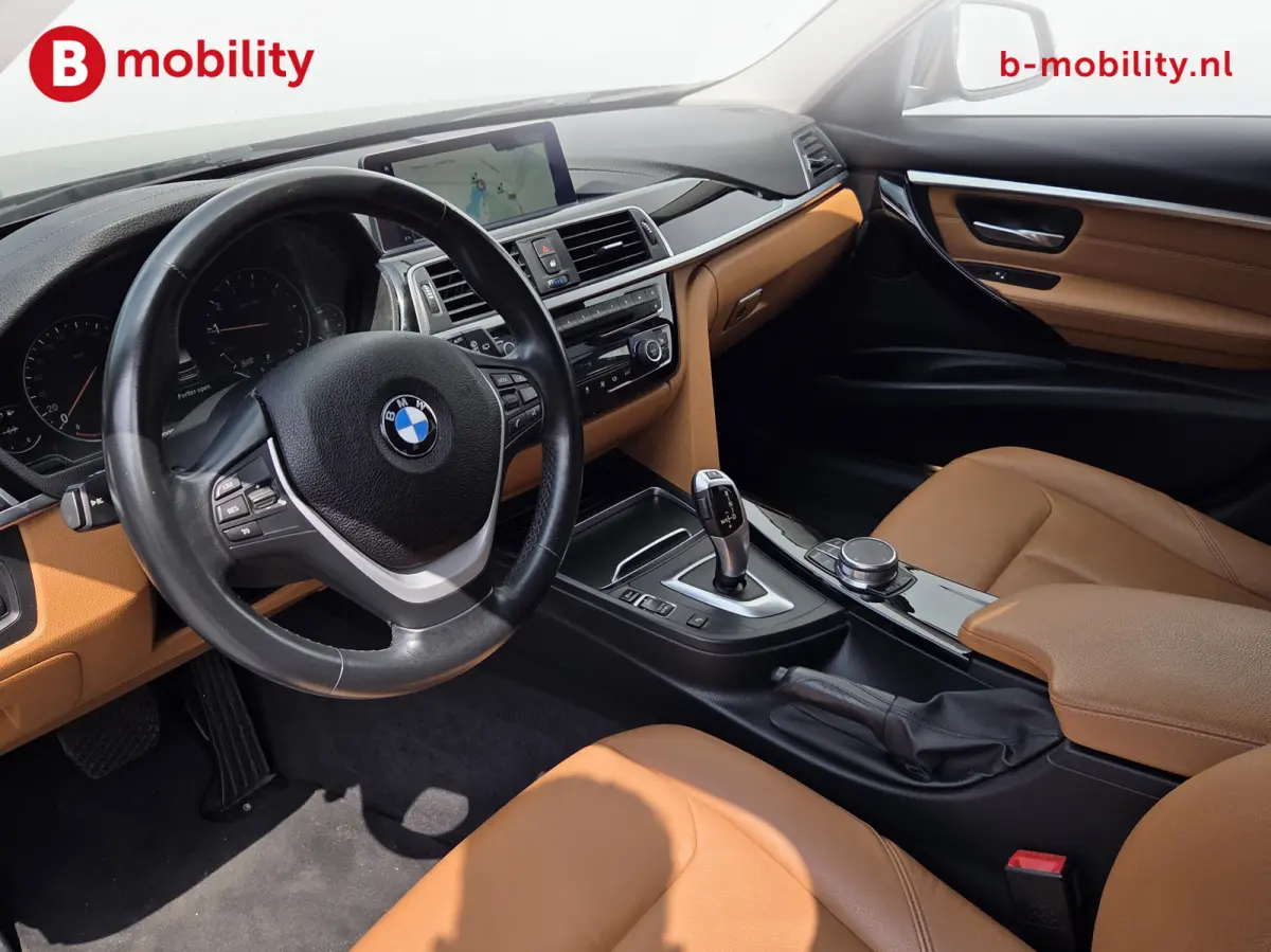 318i High Executive Luxury Line Apple CarPlay | Led Koplampen | Leer | Stoelverwarming |