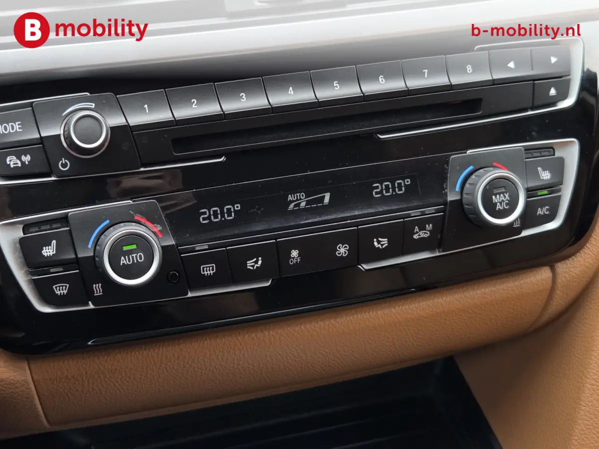 318i High Executive Luxury Line Apple CarPlay | Led Koplampen | Leer | Stoelverwarming |
