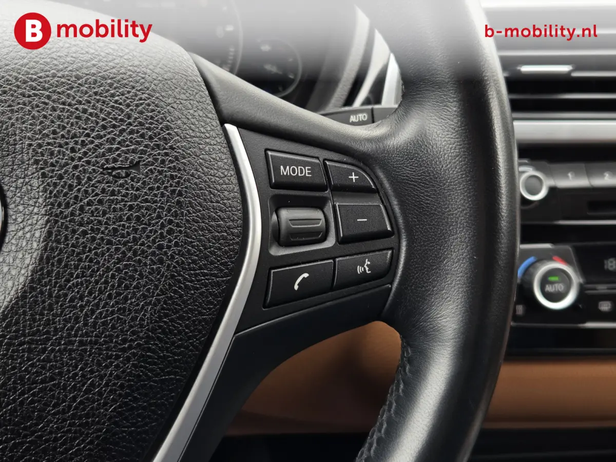 318i High Executive Luxury Line Apple CarPlay | Led Koplampen | Leer | Stoelverwarming |