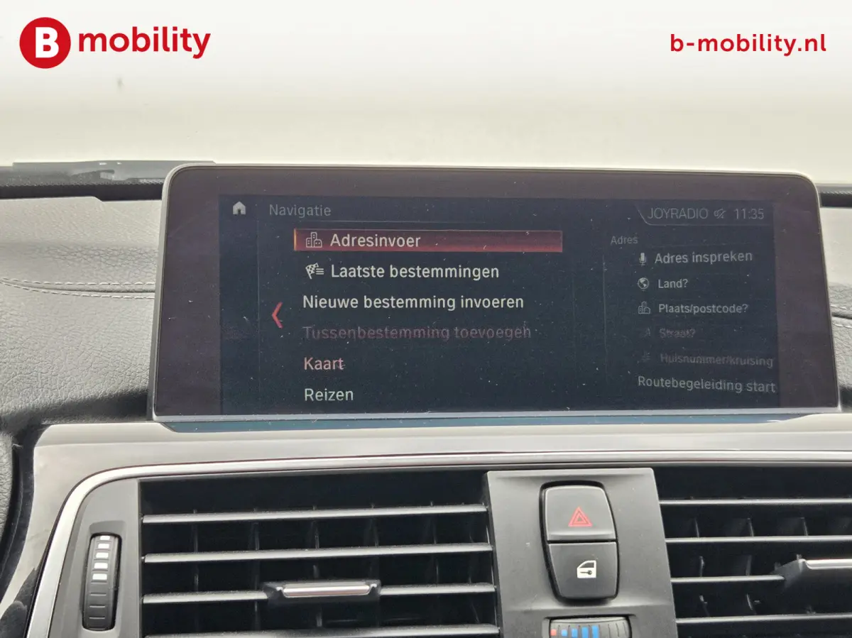 318i High Executive Luxury Line Apple CarPlay | Led Koplampen | Leer | Stoelverwarming |