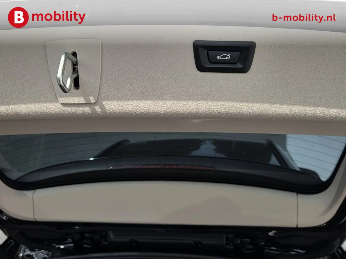 318i High Executive Luxury Line Apple CarPlay | Led Koplampen | Leer | Stoelverwarming |