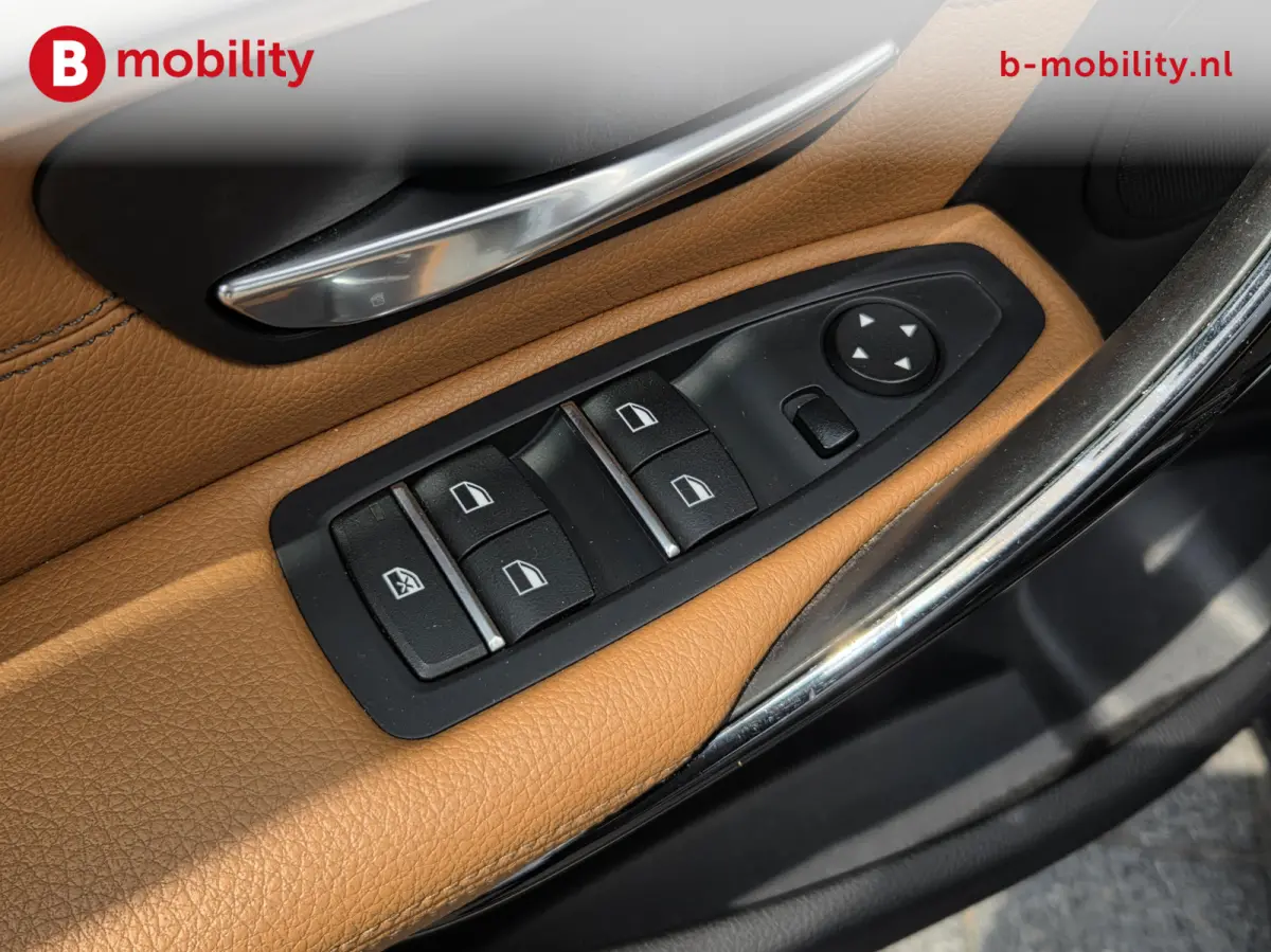 318i High Executive Luxury Line Apple CarPlay | Led Koplampen | Leer | Stoelverwarming |