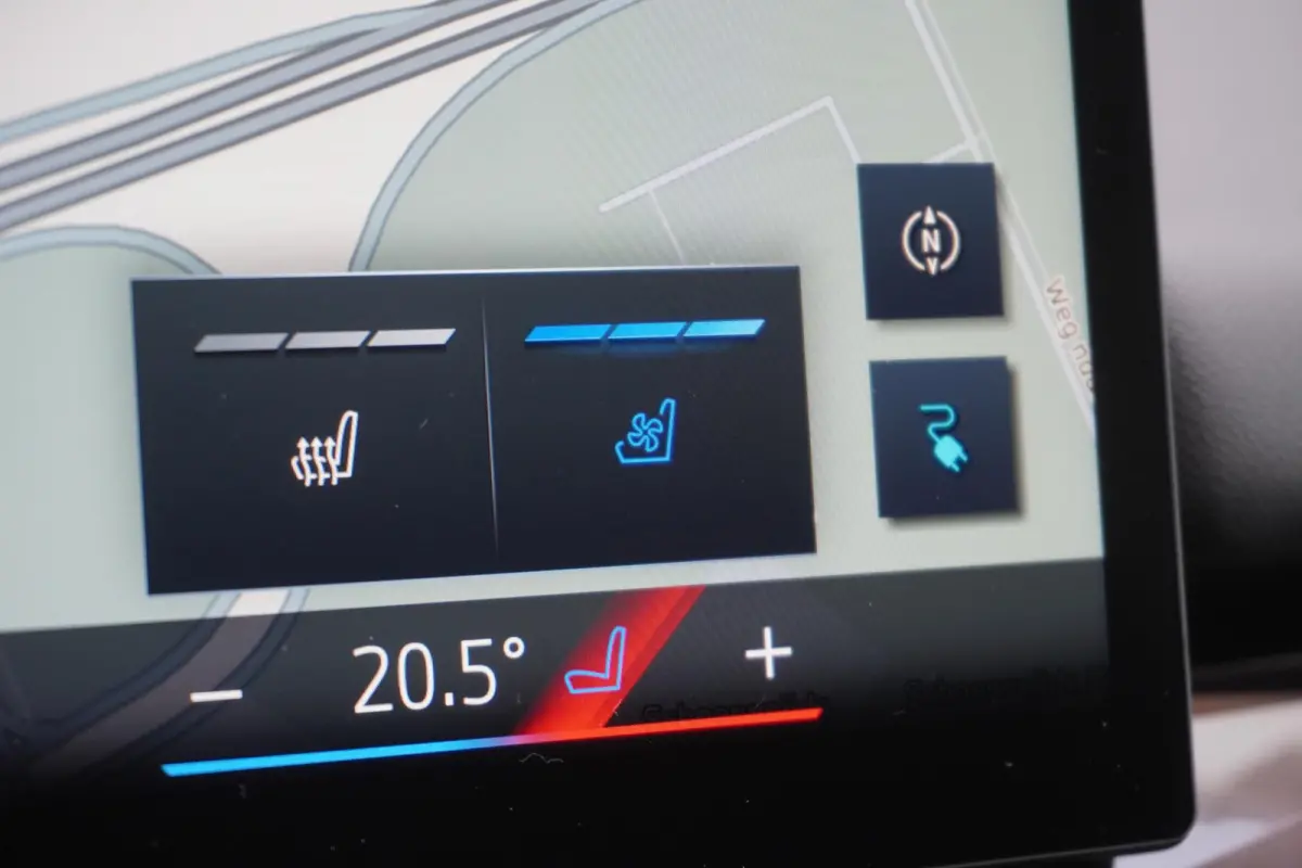 eDrive40 M Sportpakket | Comfort Pack | Trekhaak met elektrisch wegklapbare kogel | Glazen panoramadak | Driving Assistant Professional | Harman-Kardon sound system