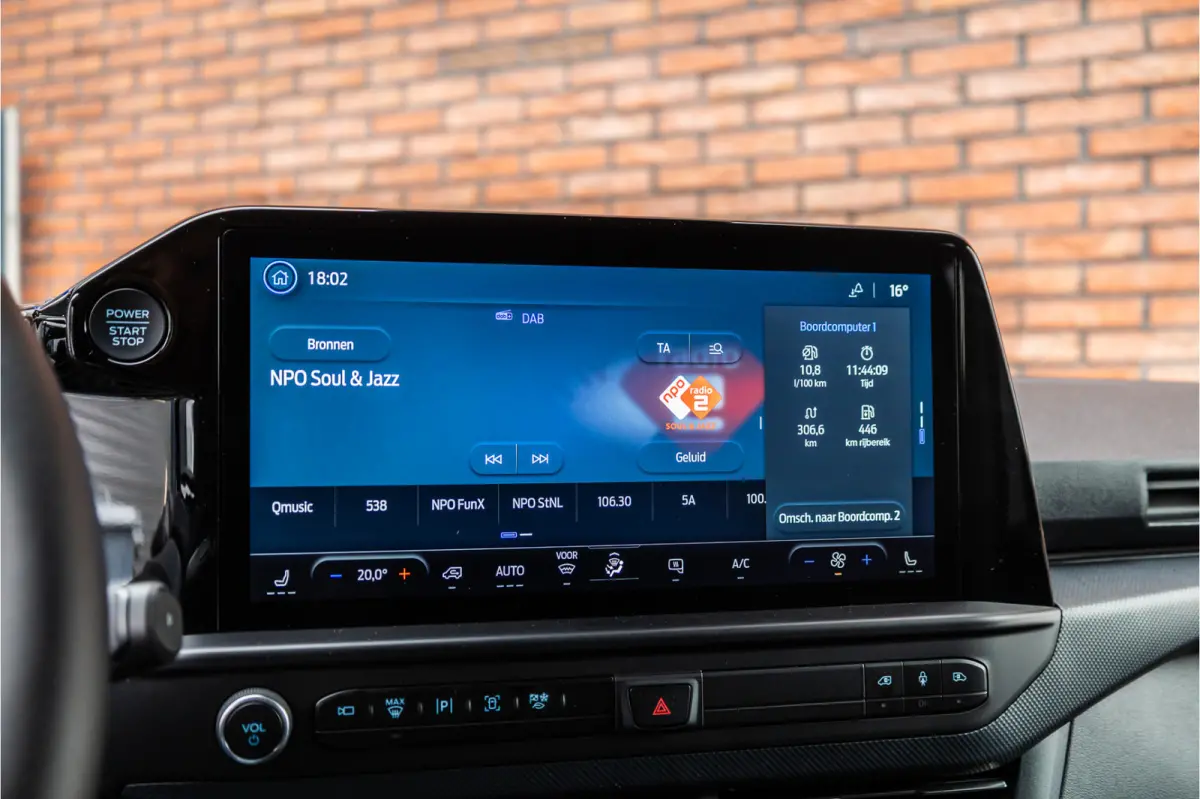 300 2.0 TDCI L2H1 Limited DC | BPM VRIJ | Dubbel Cabine | Elec schuifdeuren | ACC | Blind Spot | 360 Camera | CarPlay | Navigatie | Stoelverwarming | 5-Zitter | BPM Vrij