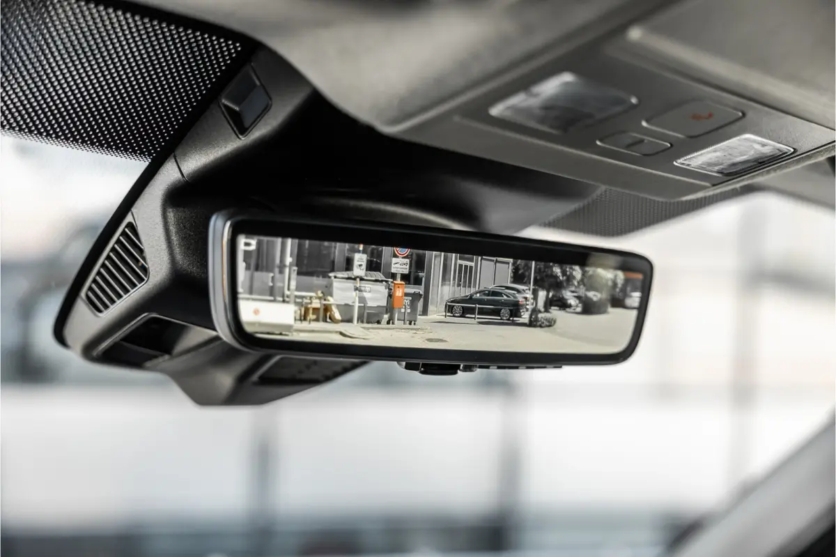 300 2.0 TDCI L2H1 Limited DC | BPM VRIJ | Dubbel Cabine | Elec schuifdeuren | ACC | Blind Spot | 360 Camera | CarPlay | Navigatie | Stoelverwarming | 5-Zitter | BPM Vrij