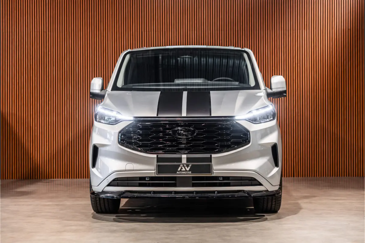300 2.0 TDCI L2H1 Limited DC | BPM VRIJ | Dubbel Cabine | Elec schuifdeuren | ACC | Blind Spot | 360 Camera | CarPlay | Navigatie | Stoelverwarming | 5-Zitter | BPM Vrij