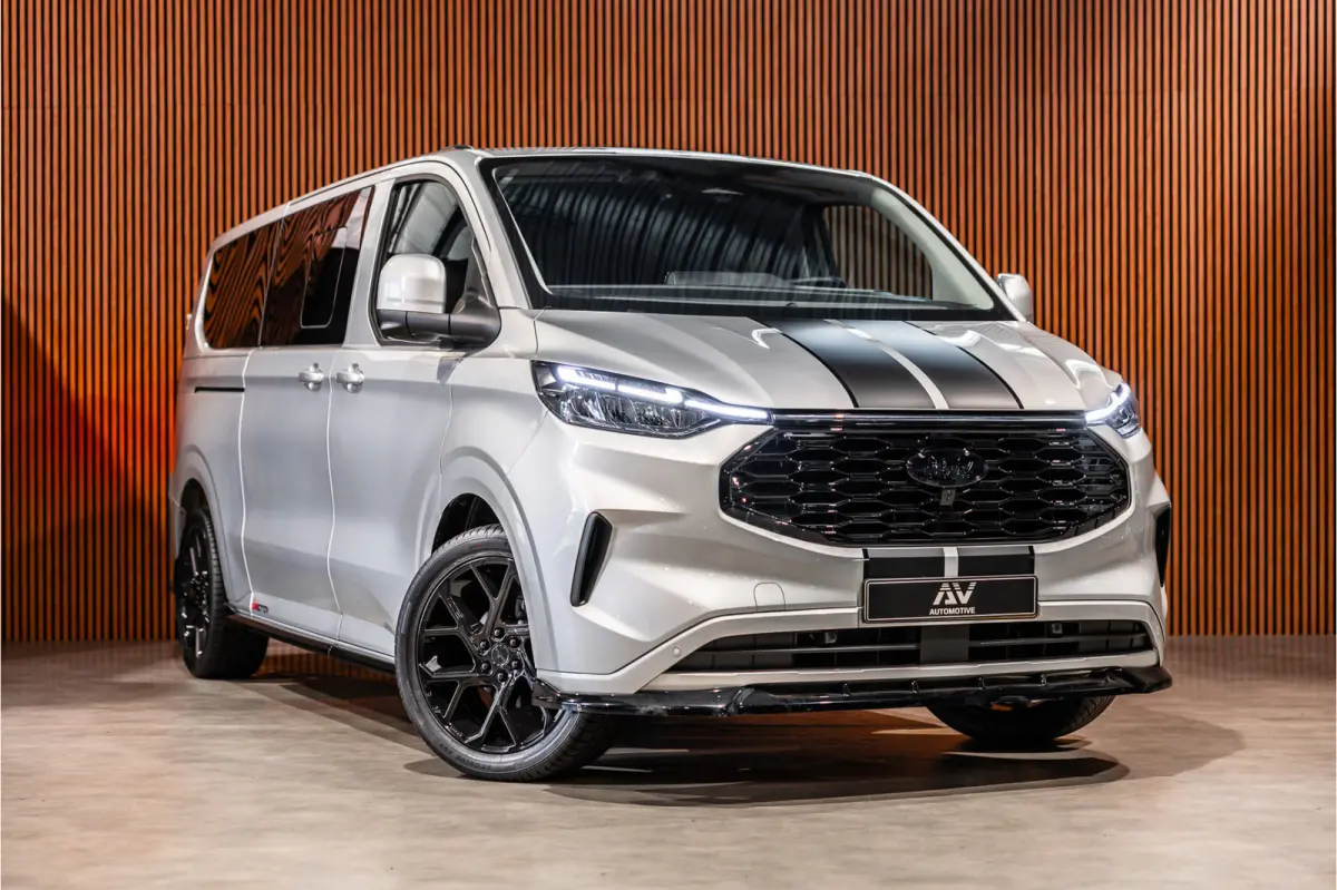 300 2.0 TDCI L2H1 Limited DC | BPM VRIJ | Dubbel Cabine | Elec schuifdeuren | ACC | Blind Spot | 360 Camera | CarPlay | Navigatie | Stoelverwarming | 5-Zitter | BPM Vrij