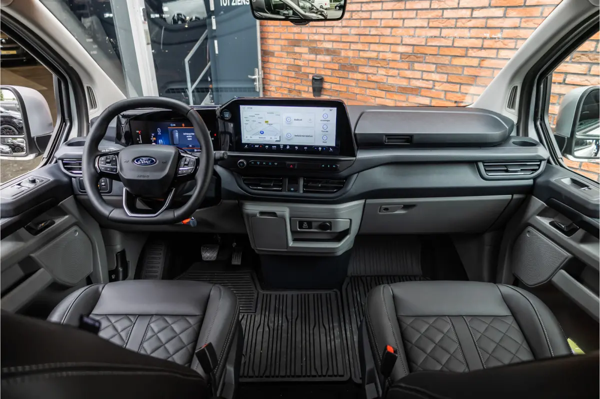 300 2.0 TDCI L2H1 Limited DC | BPM VRIJ | Dubbel Cabine | Elec schuifdeuren | ACC | Blind Spot | 360 Camera | CarPlay | Navigatie | Stoelverwarming | 5-Zitter | BPM Vrij