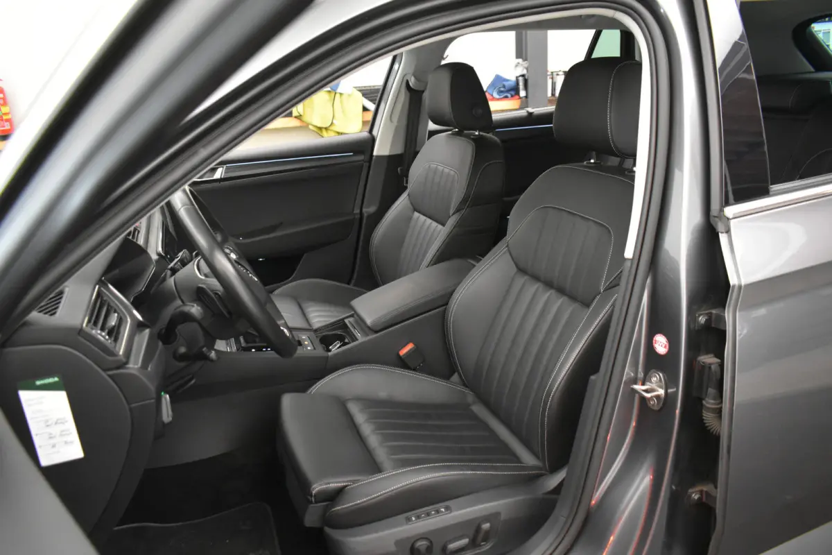 1.4 TSI iV Style Vol leder 360ºCam El aKlep + Trekh Dhoek