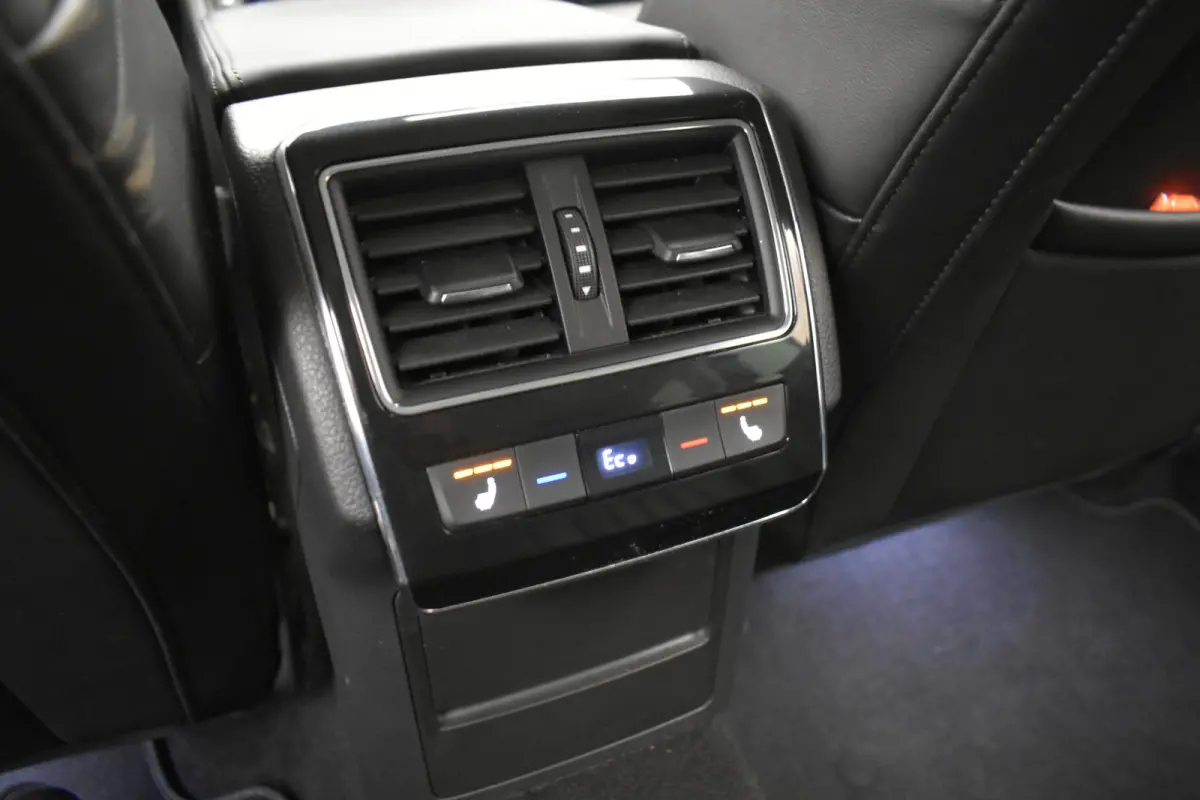 1.4 TSI iV Style Vol leder 360ºCam El aKlep + Trekh Dhoek