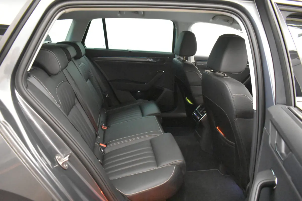 1.4 TSI iV Style Vol leder 360ºCam El aKlep + Trekh Dhoek