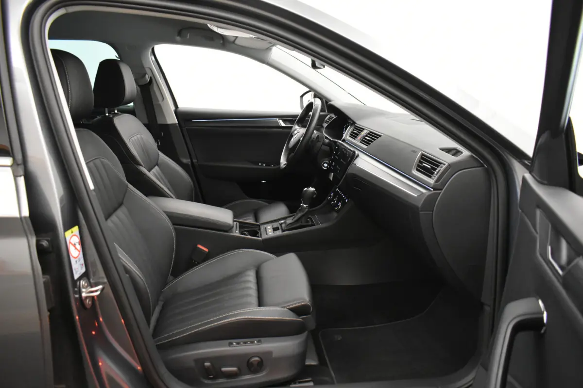 1.4 TSI iV Style Vol leder 360ºCam El aKlep + Trekh Dhoek