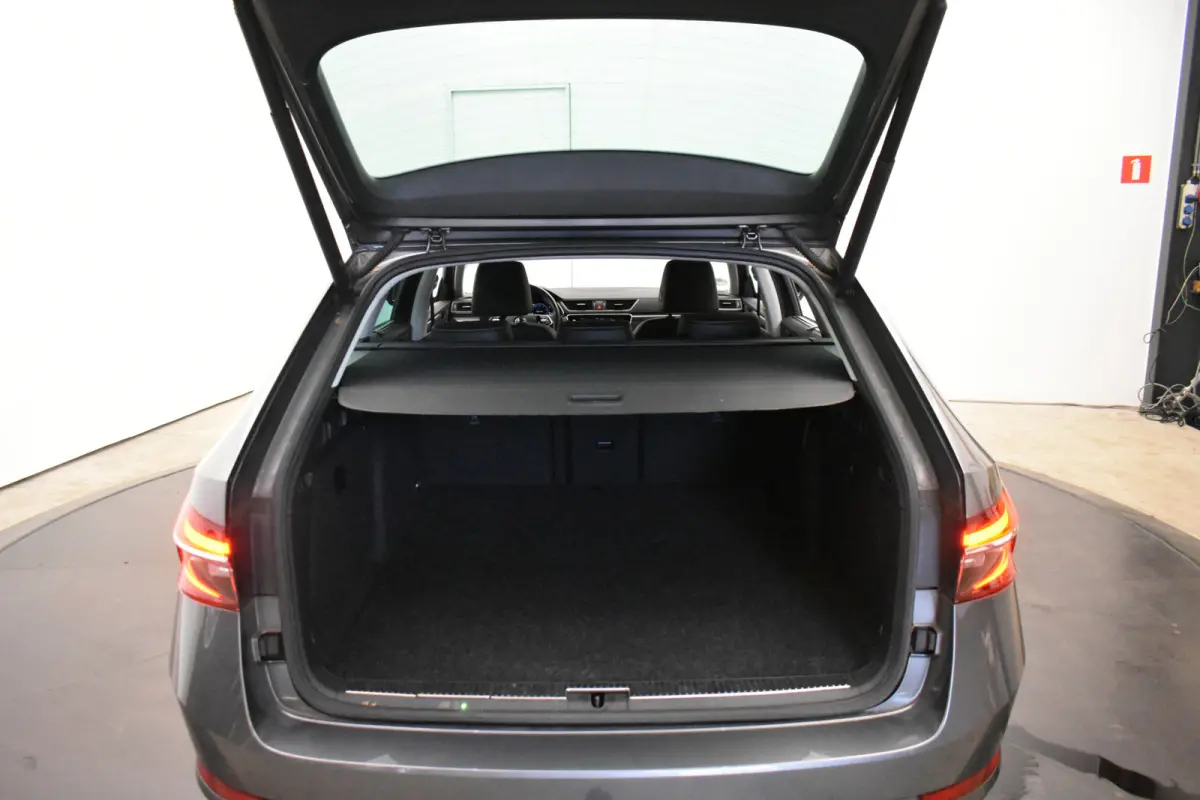 1.4 TSI iV Style Vol leder 360ºCam El aKlep + Trekh Dhoek