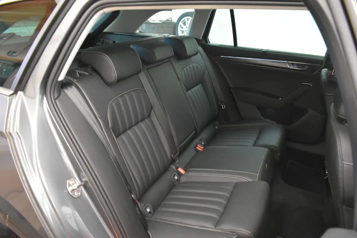 1.4 TSI iV Style Vol leder 360ºCam El aKlep + Trekh Dhoek