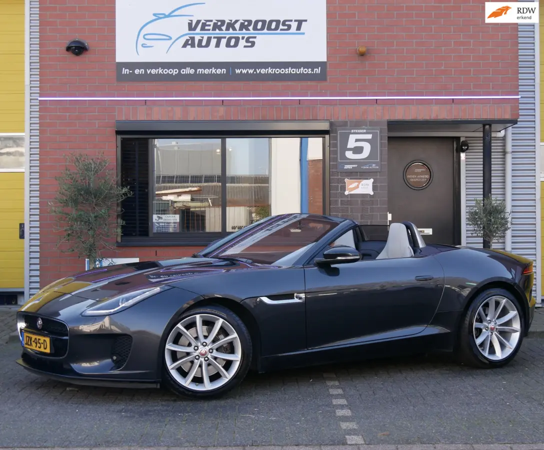 2.0T R-Dynamic. stoelverwarming. sportuitlaat. camera. navi.