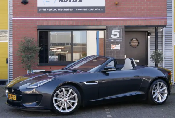 2.0T R-Dynamic. stoelverwarming. sportuitlaat. camera. navi.