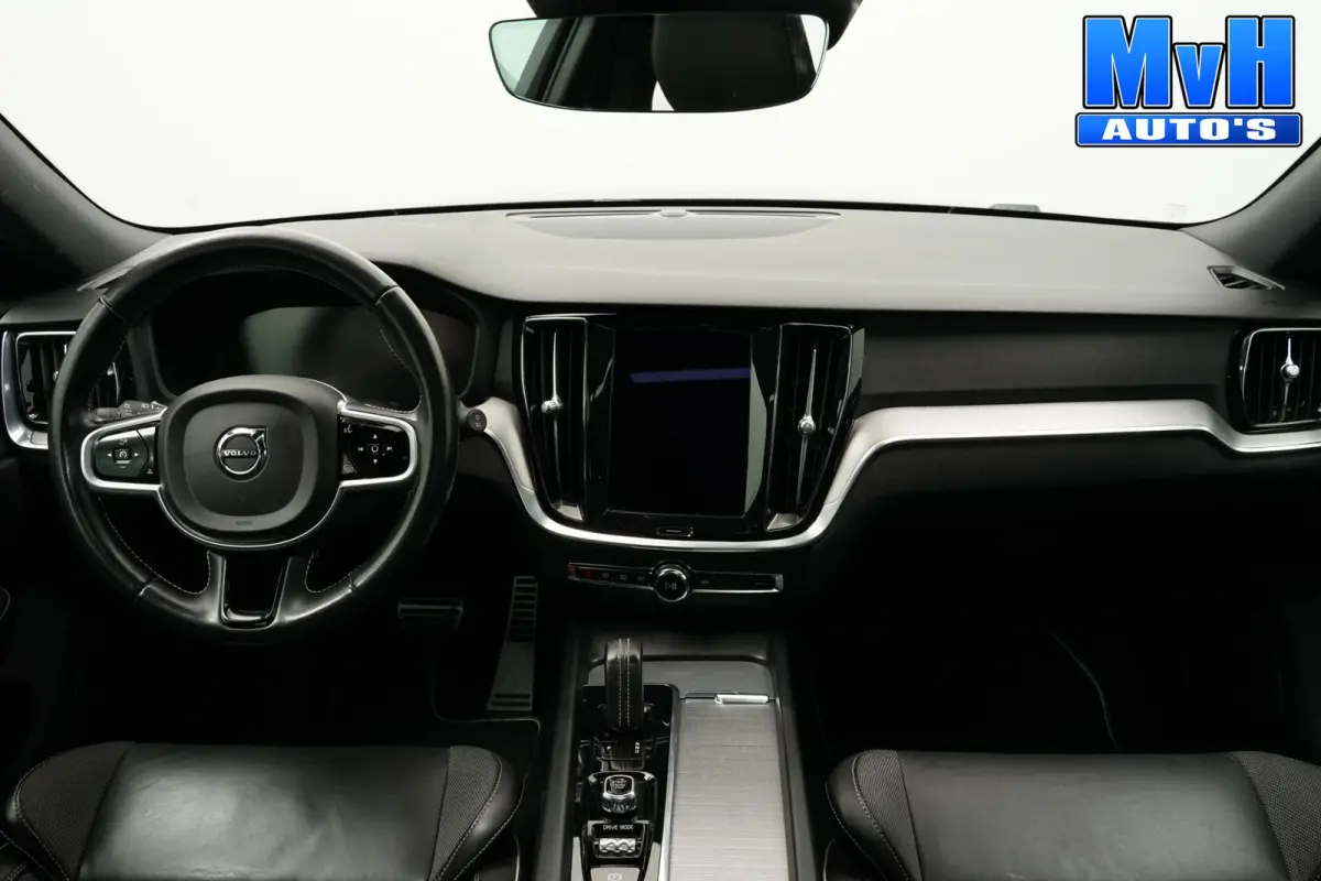 2.0 B3 R-Design|PANO|STOEL/STUUR.VERW|AUTO.PILOT