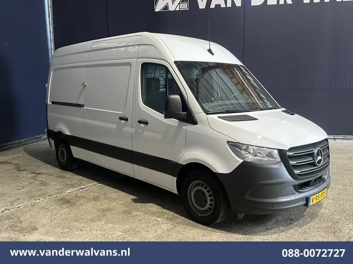 214 CDI 143pk L2H2 Euro6 Airco | Camera | Apple Carplay | Cruisecontrol | Trekhaak Android Auto, Stoelverwarming, Parkeersensoren, Bijrijdersbank