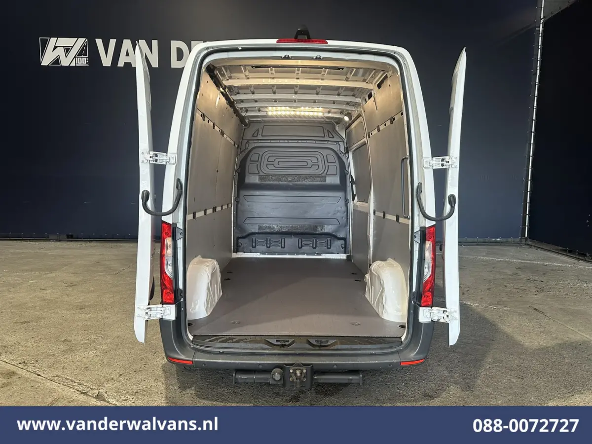 214 CDI 143pk L2H2 Euro6 Airco | Camera | Apple Carplay | Cruisecontrol | Trekhaak Android Auto, Stoelverwarming, Parkeersensoren, Bijrijdersbank