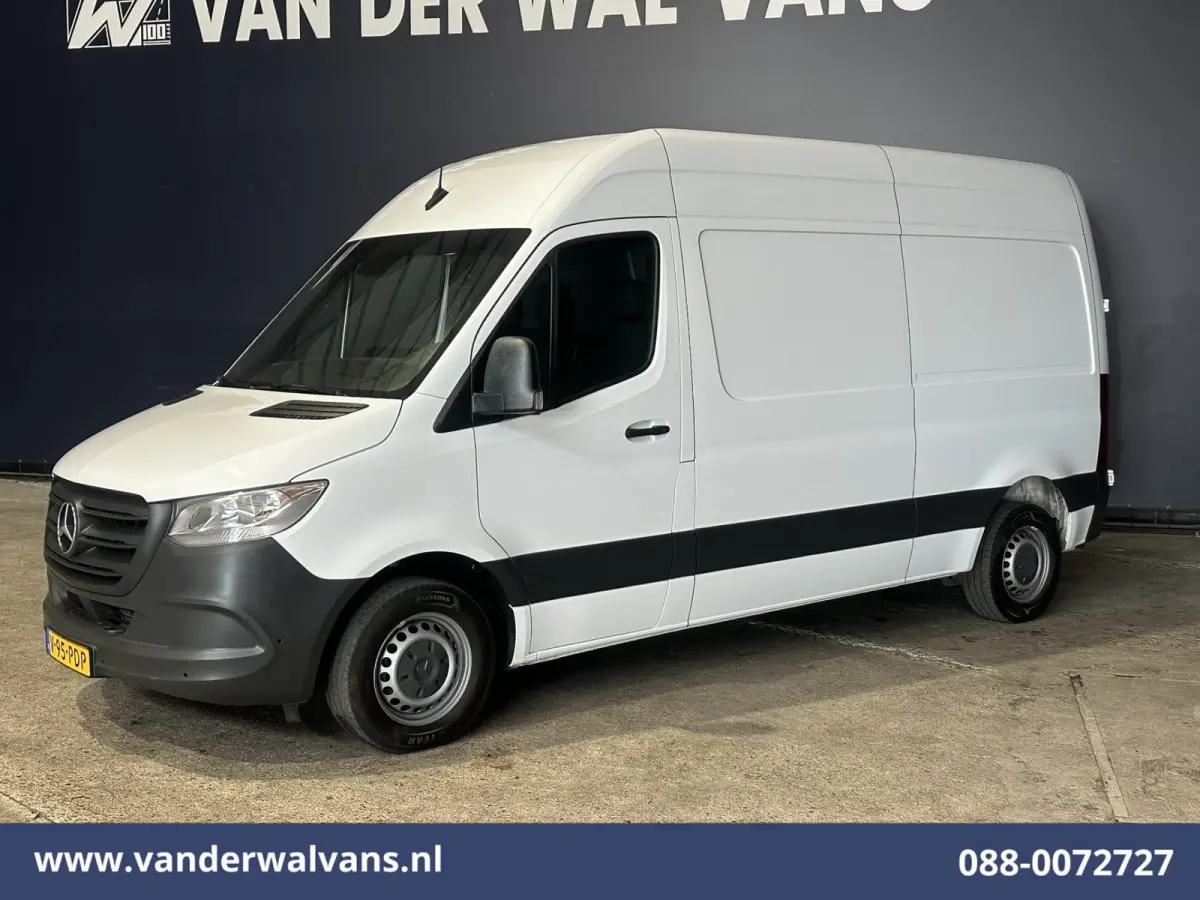 214 CDI 143pk L2H2 Euro6 Airco | Camera | Apple Carplay | Cruisecontrol | Trekhaak Android Auto, Stoelverwarming, Parkeersensoren, Bijrijdersbank