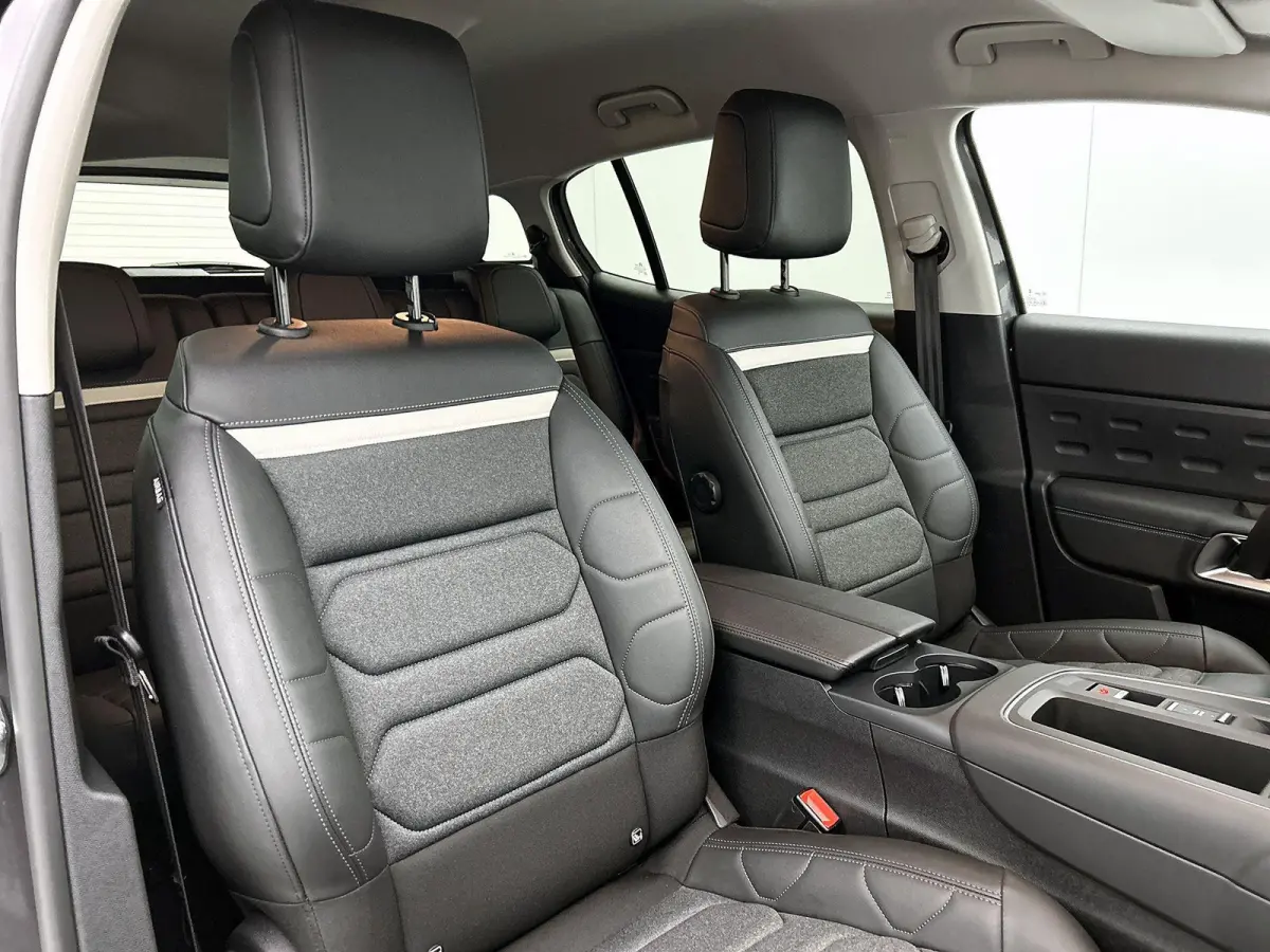 SUV Plus Hybrid 145pk Automaat | Navigatie | Achteruitrijcamera | Climate Control | Cruise Control | Parkeersensoren v+a | Keyless | Half lederen comfortstoelen | Stoelverwarming | Led kopla
