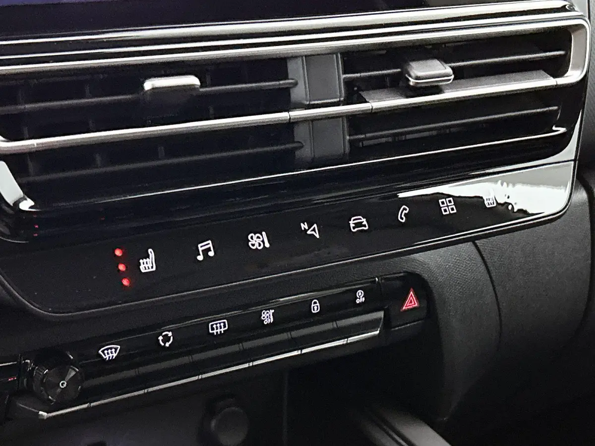 SUV Plus Hybrid 145pk Automaat | Navigatie | Achteruitrijcamera | Climate Control | Cruise Control | Parkeersensoren v+a | Keyless | Half lederen comfortstoelen | Stoelverwarming | Led kopla