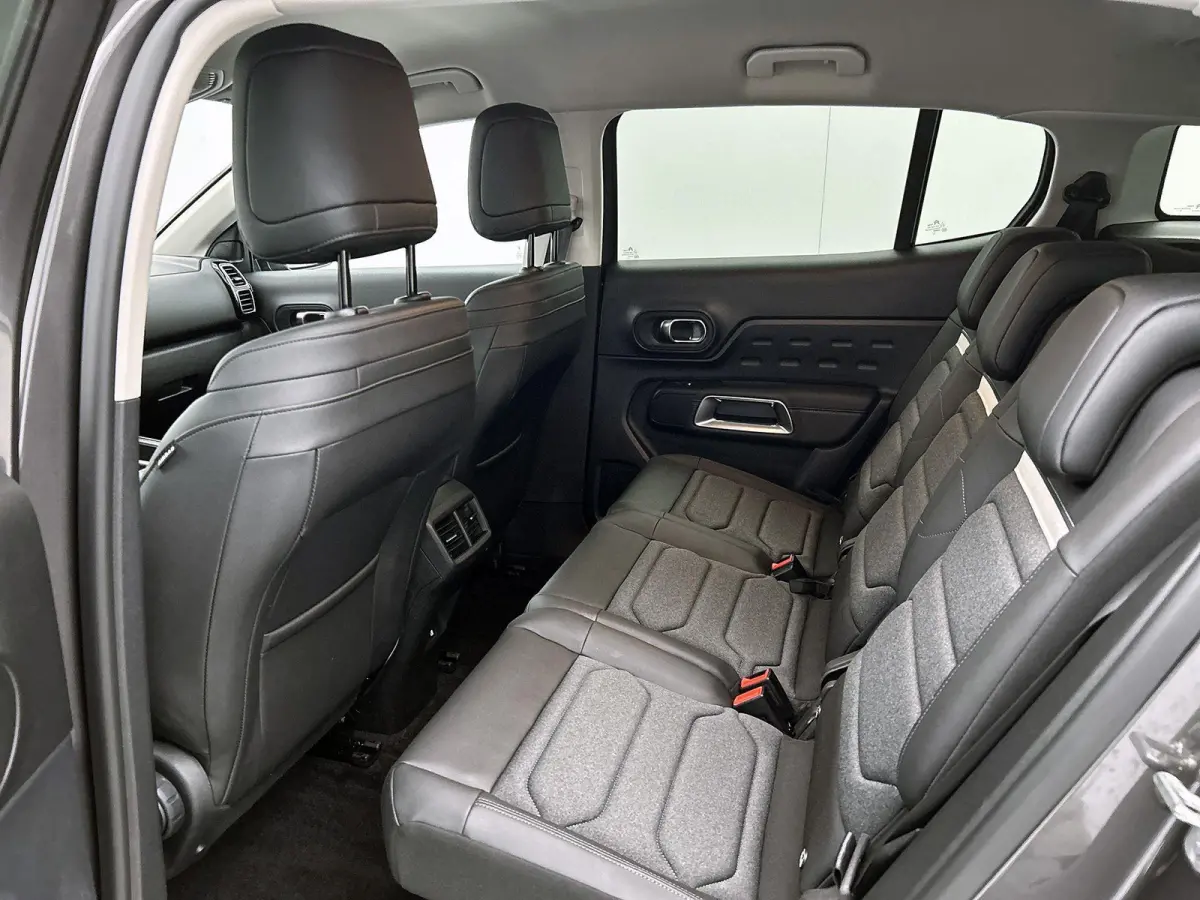 SUV Plus Hybrid 145pk Automaat | Navigatie | Achteruitrijcamera | Climate Control | Cruise Control | Parkeersensoren v+a | Keyless | Half lederen comfortstoelen | Stoelverwarming | Led kopla