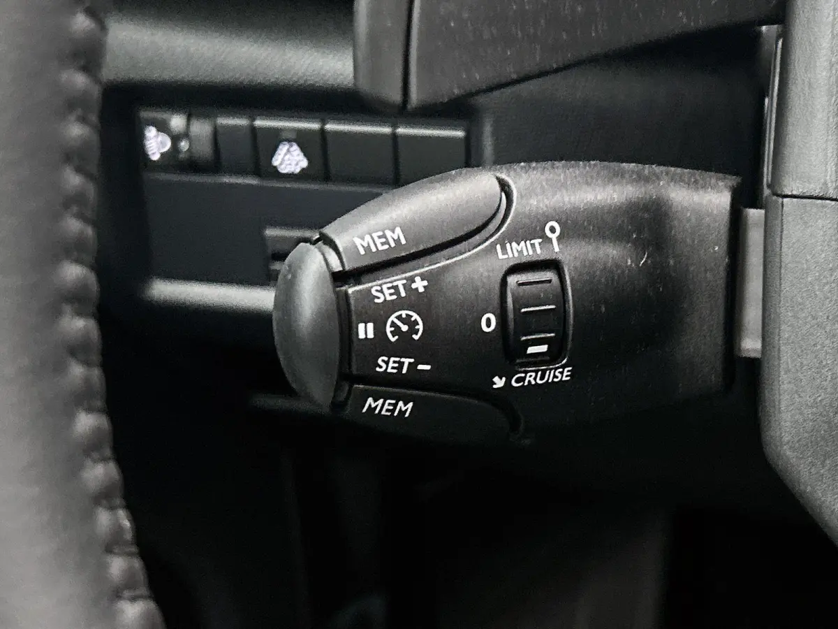 SUV Plus Hybrid 145pk Automaat | Navigatie | Achteruitrijcamera | Climate Control | Cruise Control | Parkeersensoren v+a | Keyless | Half lederen comfortstoelen | Stoelverwarming | Led kopla