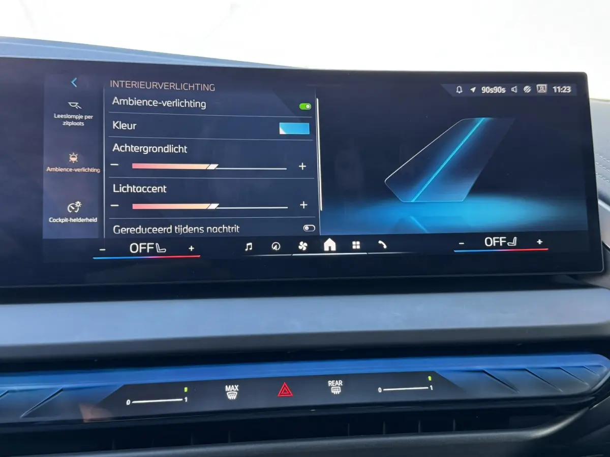 30e xDrive PHEV Fabrieksgarantie mei 2028 SOH 99% Clima Cruise Head-Up Stoelverwarming/ koeling Apple / Android 360 camera