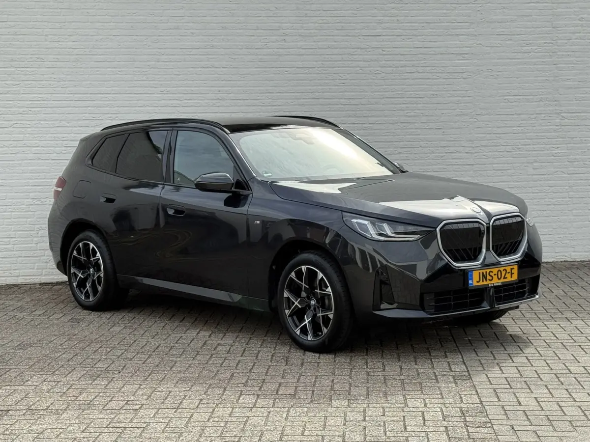 30e xDrive PHEV Fabrieksgarantie mei 2028 SOH 99% Clima Cruise Head-Up Stoelverwarming/ koeling Apple / Android 360 camera