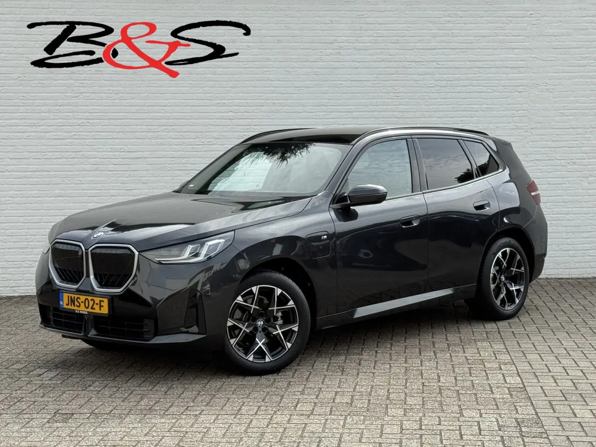 30e xDrive PHEV Fabrieksgarantie mei 2028 SOH 99% Clima Cruise Head-Up Stoelverwarming/ koeling Apple / Android 360 camera