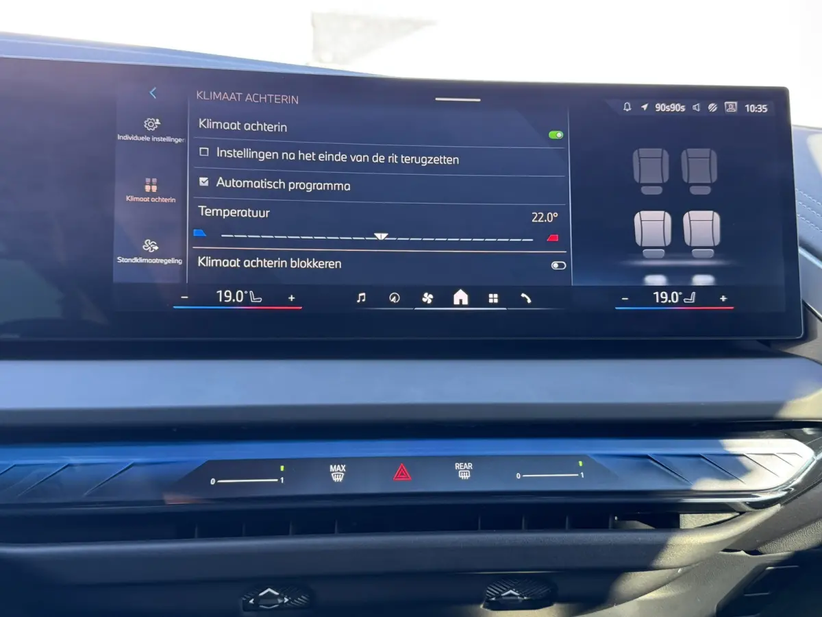 30e xDrive PHEV Fabrieksgarantie mei 2028 SOH 99% Clima Cruise Head-Up Stoelverwarming/ koeling Apple / Android 360 camera