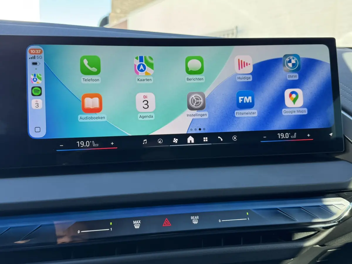 30e xDrive PHEV Fabrieksgarantie mei 2028 SOH 99% Clima Cruise Head-Up Stoelverwarming/ koeling Apple / Android 360 camera