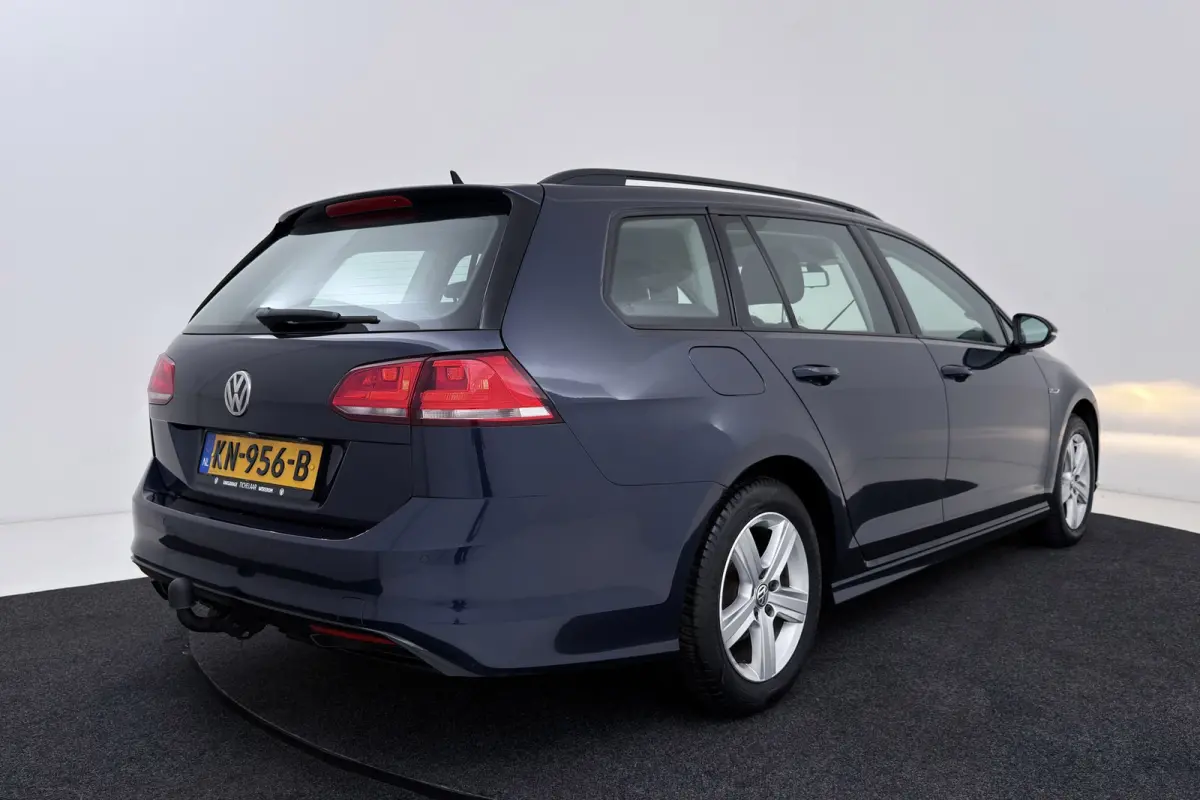 1.4 TSI Connected Series R-Line | Trekhaak | Stoelverwarming | Navigatie | Sportstoelen |