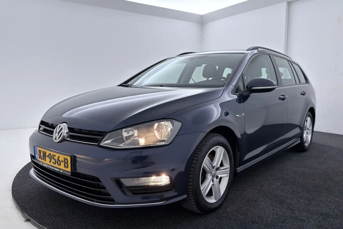 1.4 TSI Connected Series R-Line | Trekhaak | Stoelverwarming | Navigatie | Sportstoelen |
