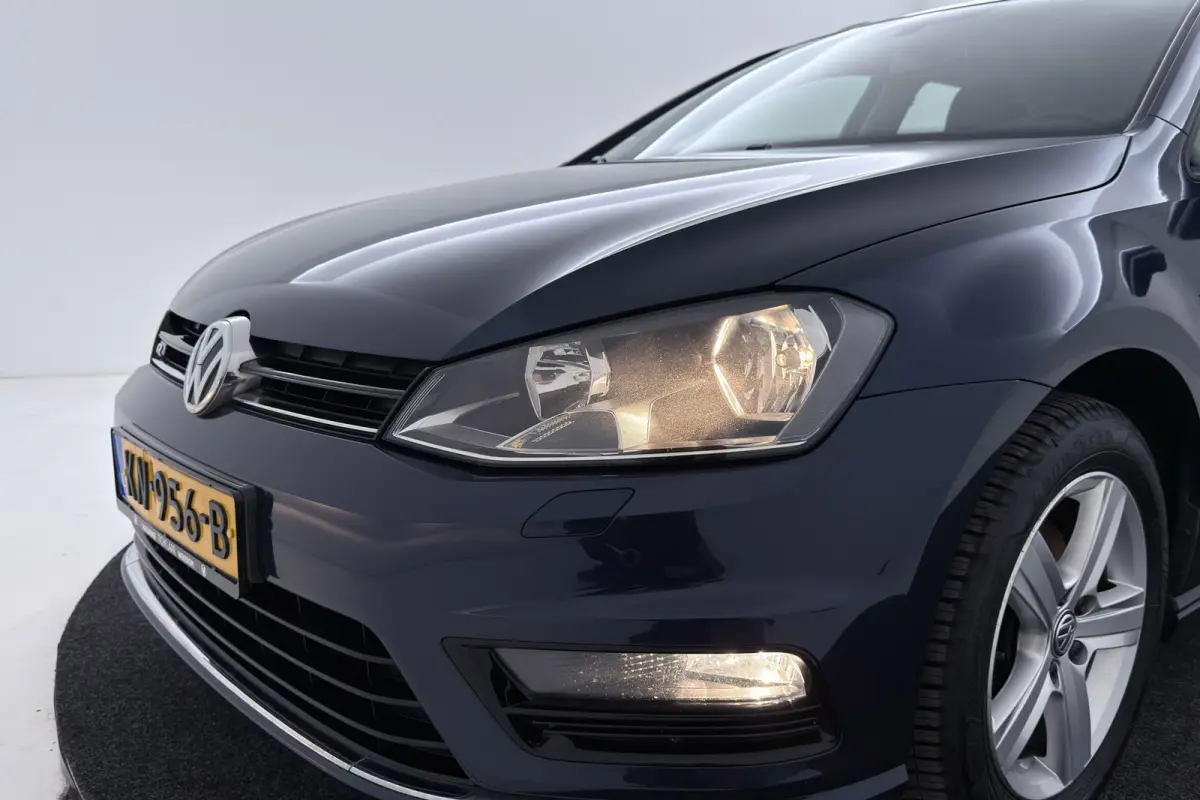 1.4 TSI Connected Series R-Line | Trekhaak | Stoelverwarming | Navigatie | Sportstoelen |