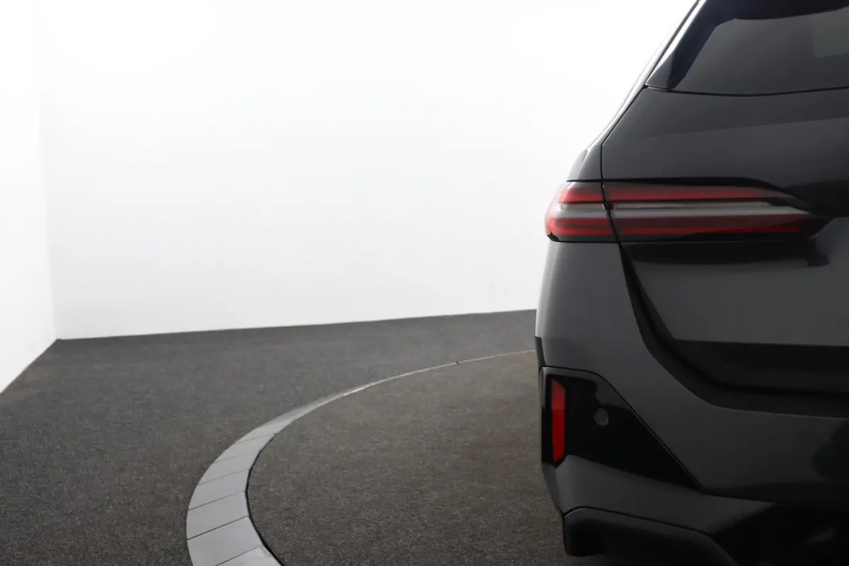 530e M Sport Edition | SOH 100% |  M Sportpakket Pro | Innovation Pack | Trekhaak | Panoramadak | Harman-Kardon | Driving Assistant Plus