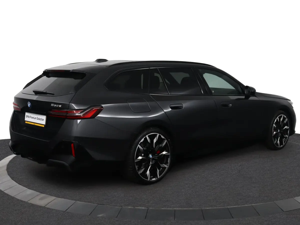 530e M Sport Edition | SOH 100% |  M Sportpakket Pro | Innovation Pack | Trekhaak | Panoramadak | Harman-Kardon | Driving Assistant Plus