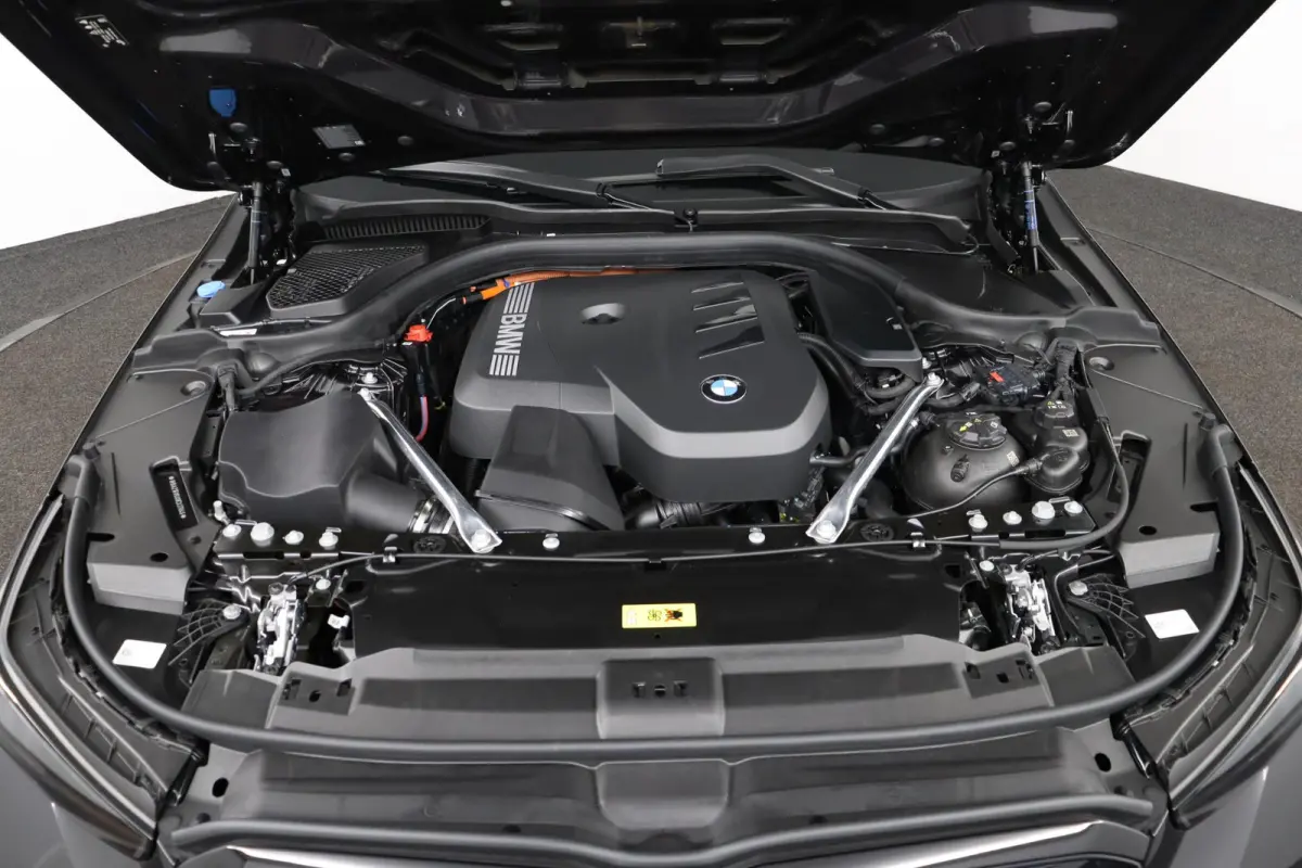 530e M Sport Edition | SOH 100% |  M Sportpakket Pro | Innovation Pack | Trekhaak | Panoramadak | Harman-Kardon | Driving Assistant Plus