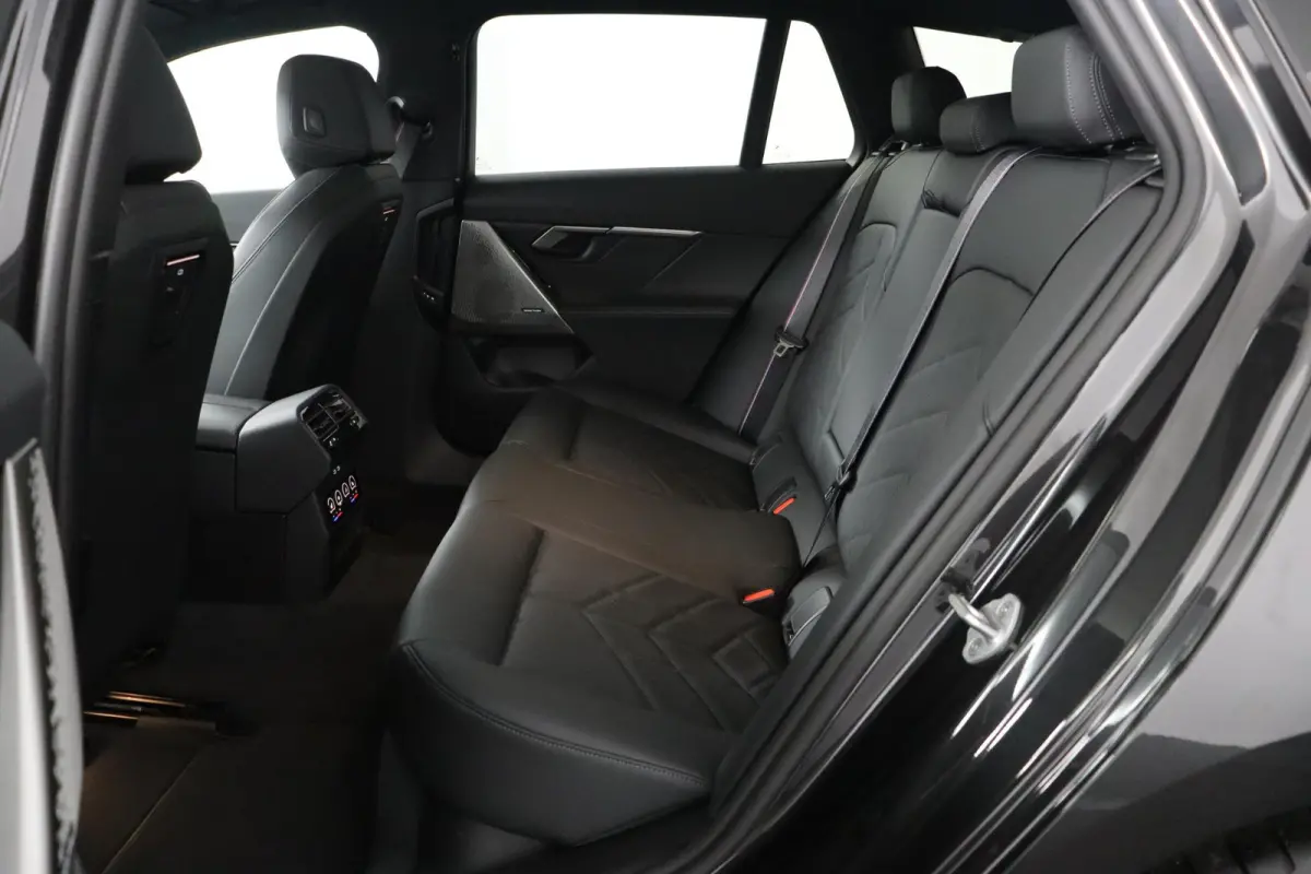530e M Sport Edition | SOH 100% |  M Sportpakket Pro | Innovation Pack | Trekhaak | Panoramadak | Harman-Kardon | Driving Assistant Plus